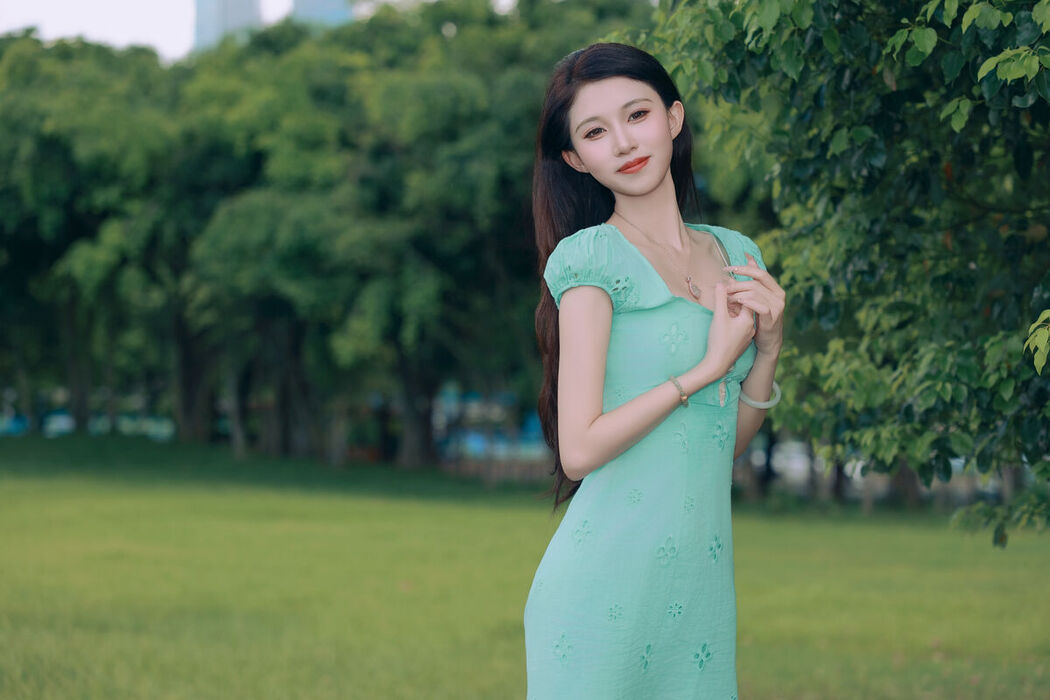 YiTuYu艺图语 Vol.7492 Liu Liu