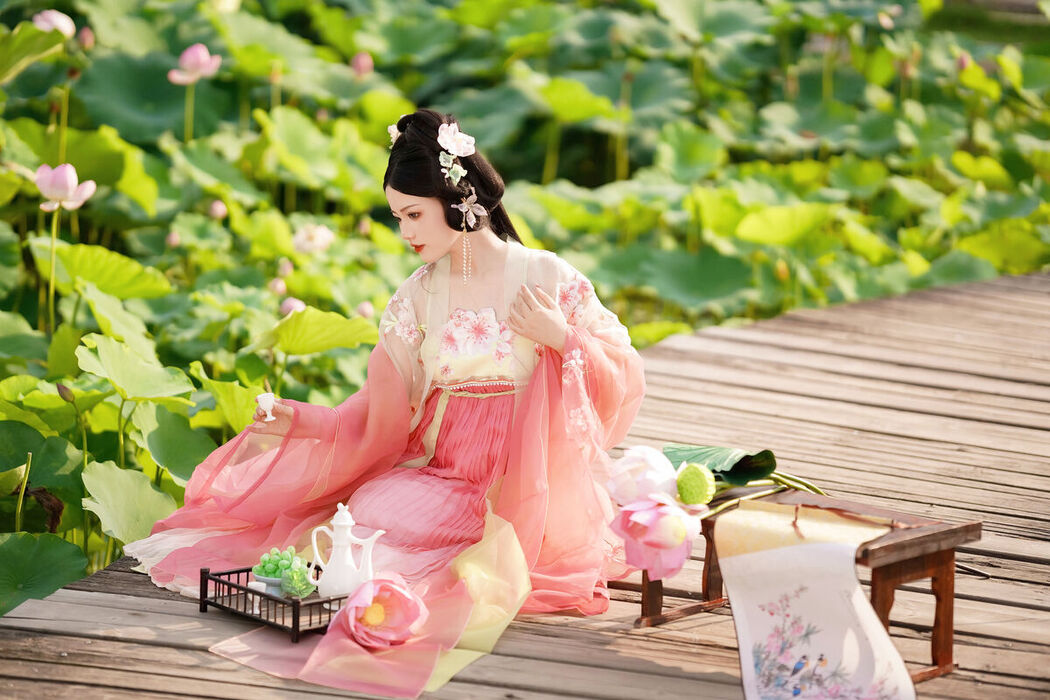 YiTuYu艺图语 Vol.7409 Yu Xiao Li Lili