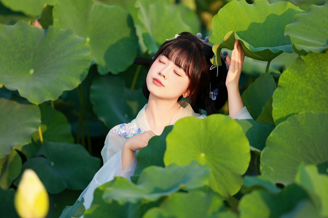 YiTuYu艺图语 Vol.7404 Yi Ming