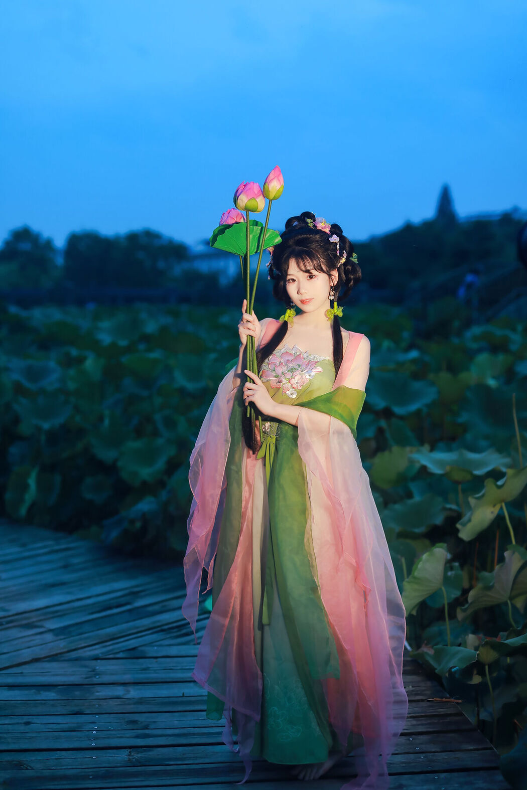 YiTuYu艺图语 Vol.7524 Zhou Zhou AY