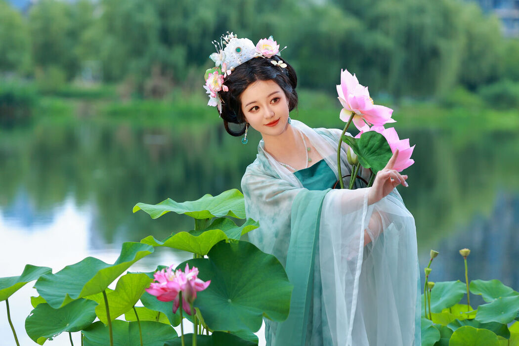 YiTuYu艺图语 Vol.7419 Bu Ke Ai De He He Miao