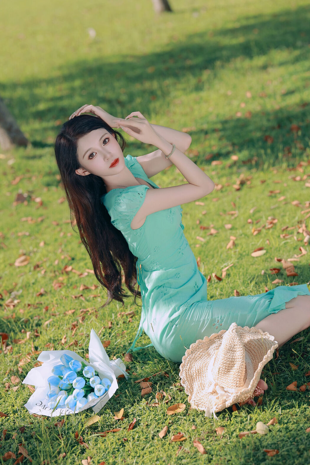 YiTuYu艺图语 Vol.7492 Liu Liu