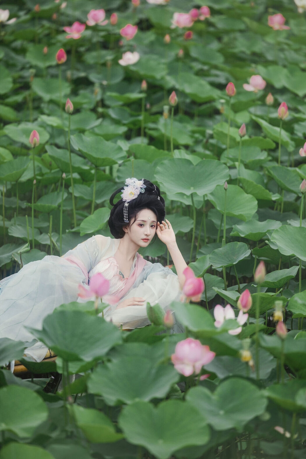 YiTuYu艺图语 Vol.7467 Piao Piao Bu Chi Cao