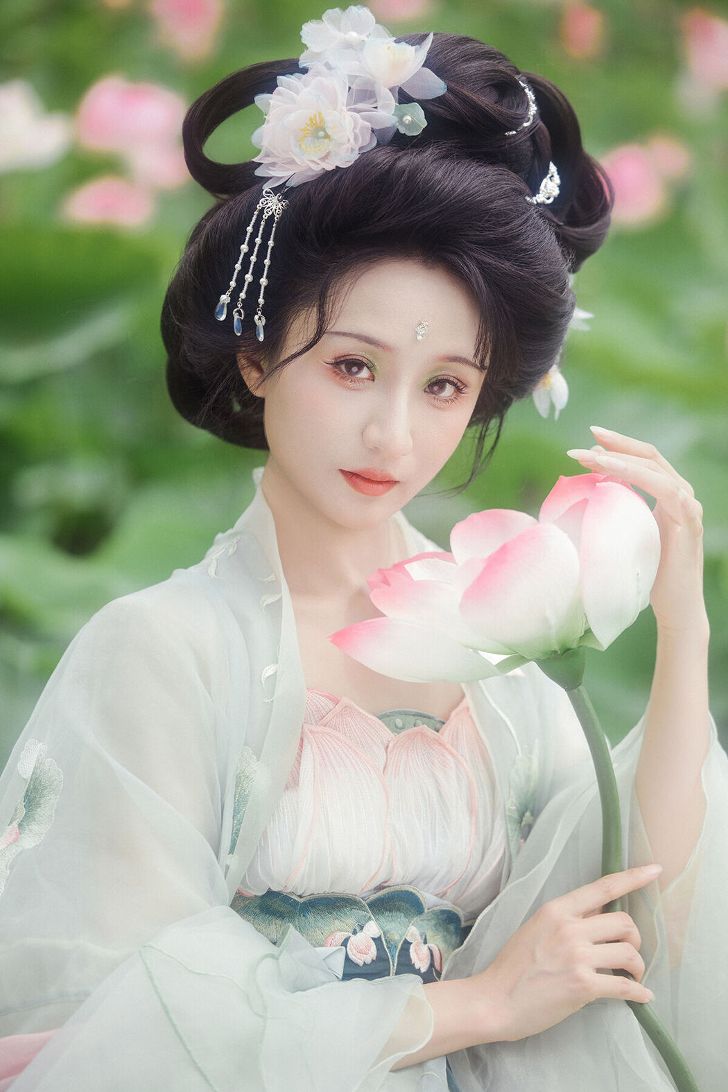 YiTuYu艺图语 Vol.7467 Piao Piao Bu Chi Cao Cover Photo