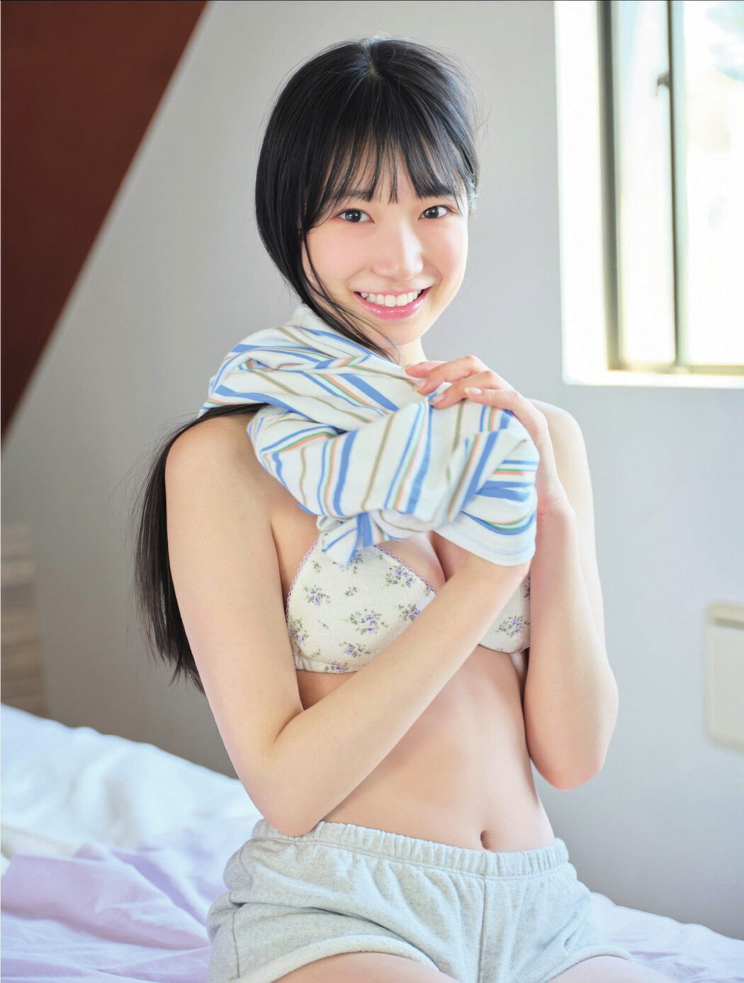 Shiori Momota 百田汐里, FLASH 2025.06.17 (フラッシュ 2025年6月17日号)