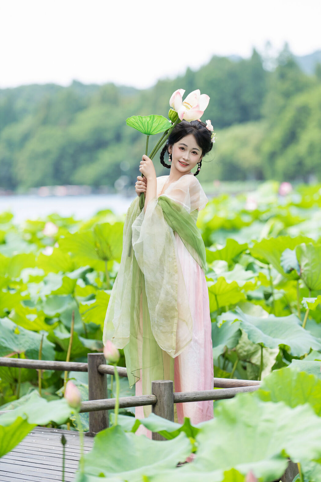 YiTuYu艺图语 Vol.7550 Jiao Yi Zhi Sui Sui
