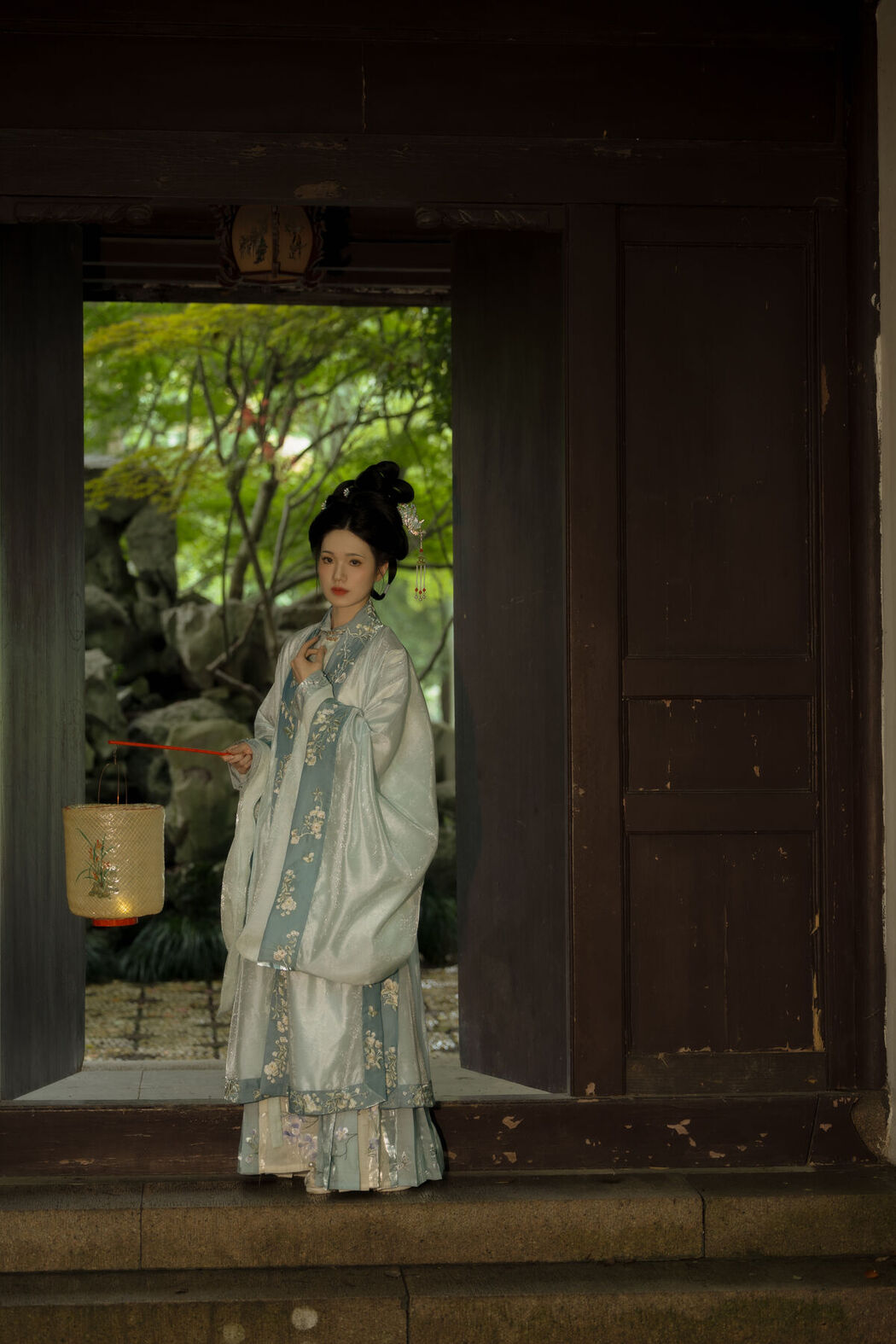 YiTuYu艺图语 Vol.7551 Yu Qing