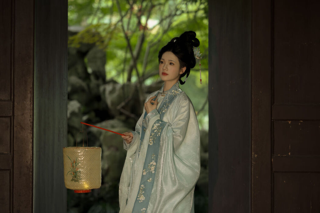 YiTuYu艺图语 Vol.7551 Yu Qing