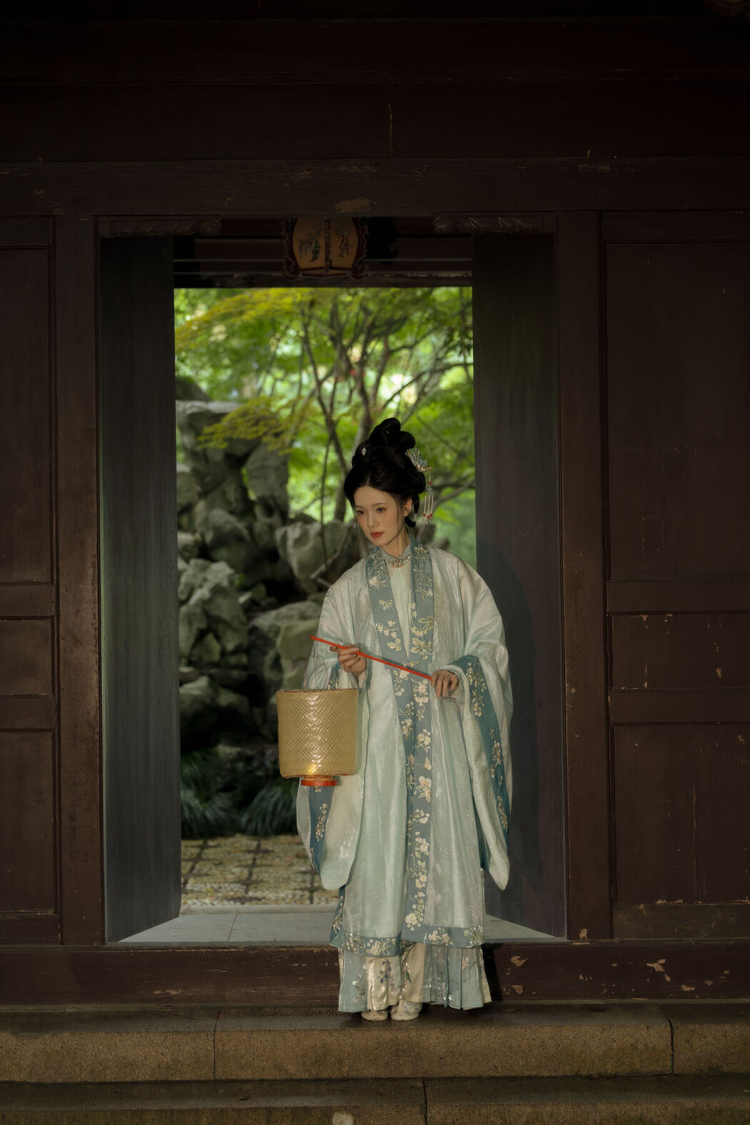 YiTuYu艺图语 Vol.7551 Yu Qing