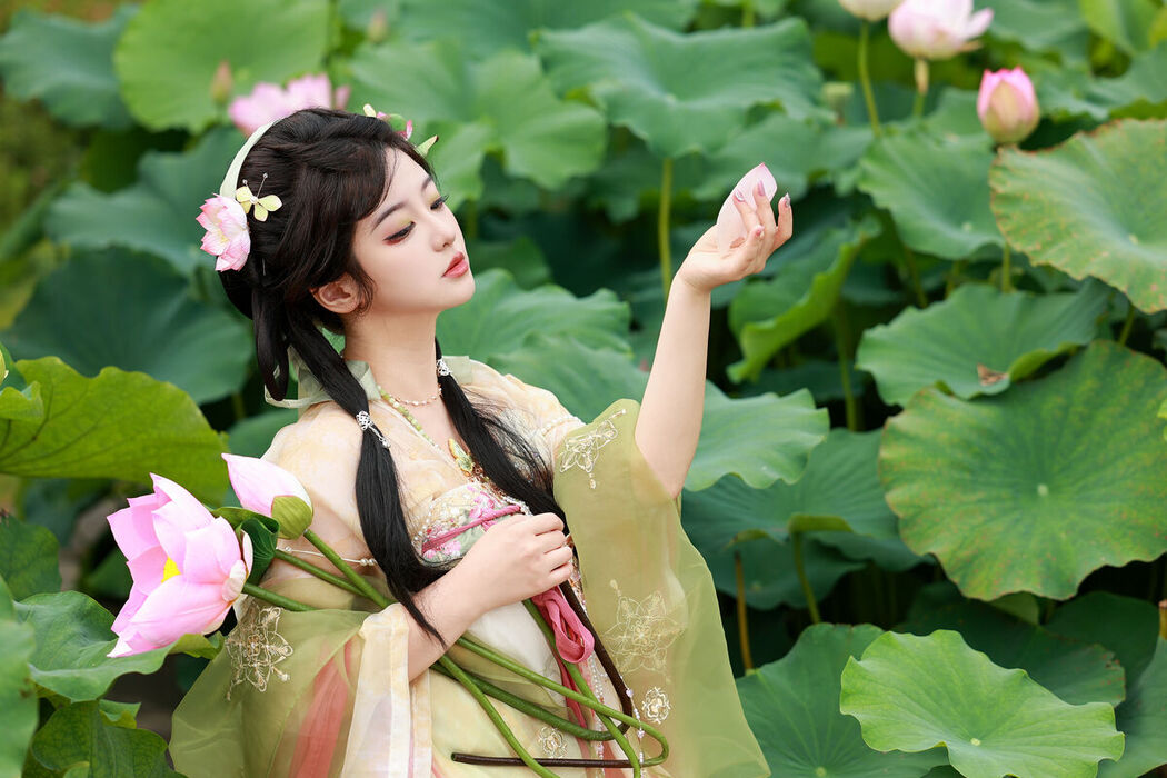YiTuYu艺图语 Vol.7542 Bu Ke Ai De He He Miao