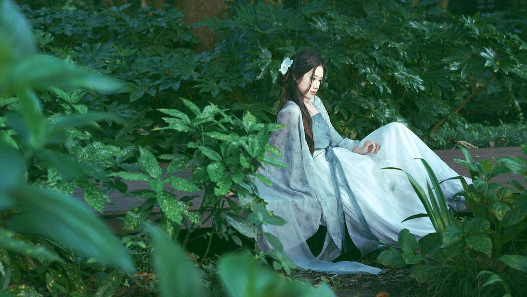 YiTuYu艺图语 Vol.7533 Zang Yi Tong