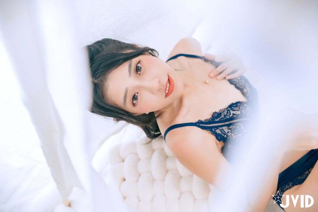JVID Yan Yan 妍妍 Angel – 網拍模特兒の淺規則-妍妍 遭射淫師脅迫脫衣強拍裸照 配合度太高反而引起射淫師邪念 Part02 (61P)