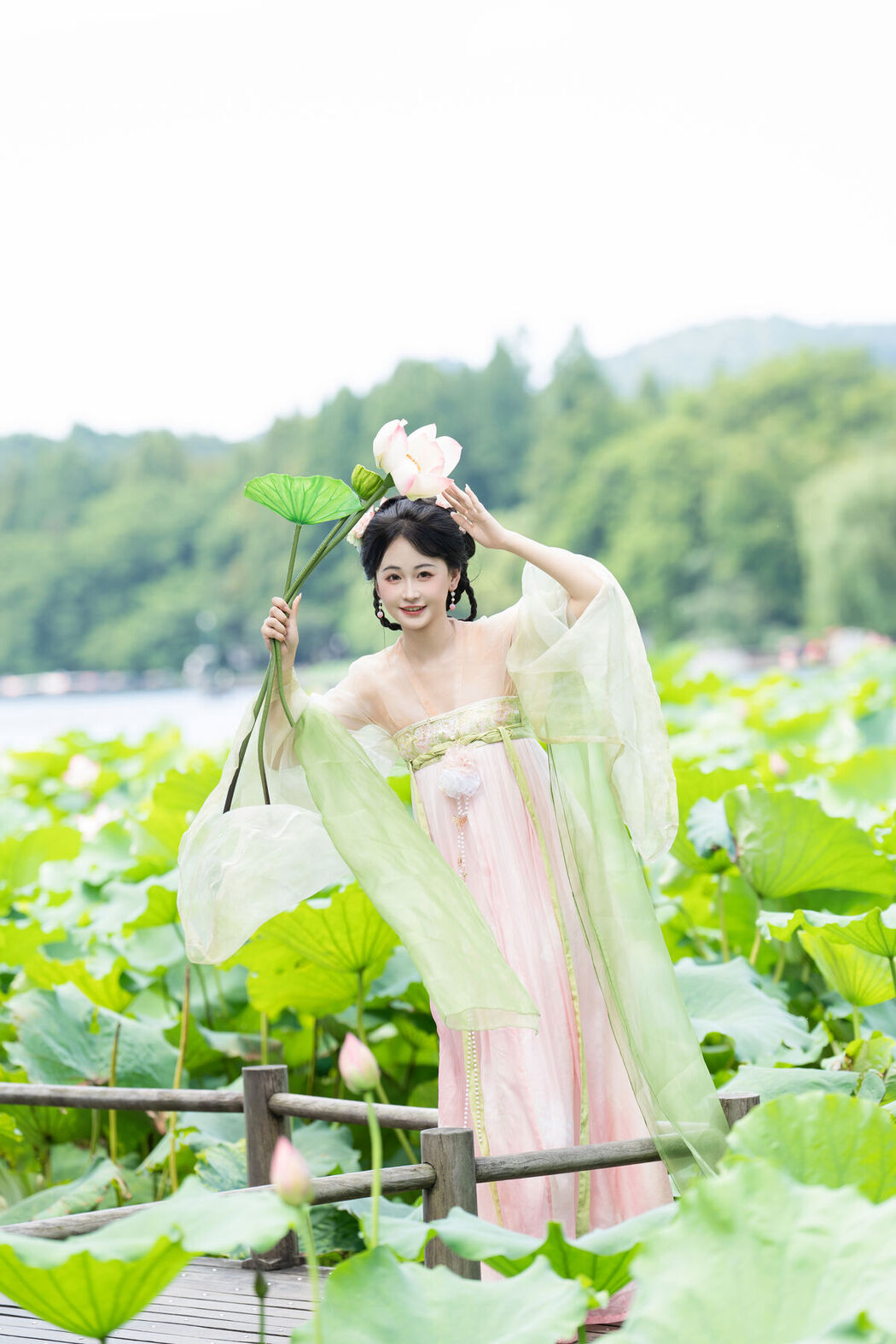 YiTuYu艺图语 Vol.7550 Jiao Yi Zhi Sui Sui