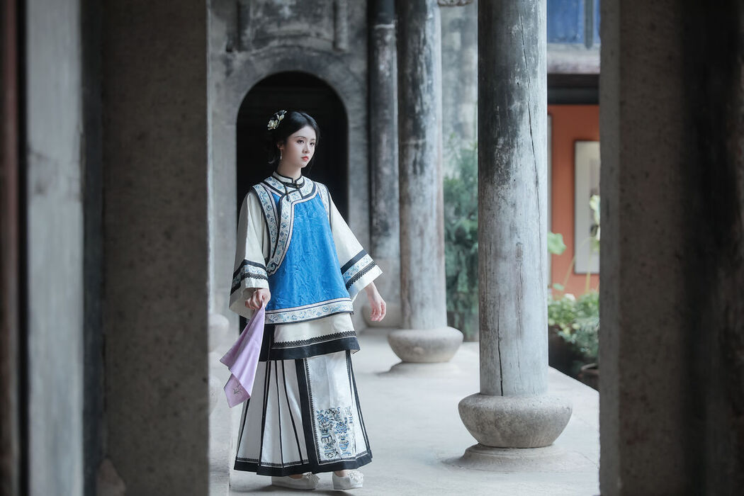 YiTuYu艺图语 Vol.7548 He Xiang Gu