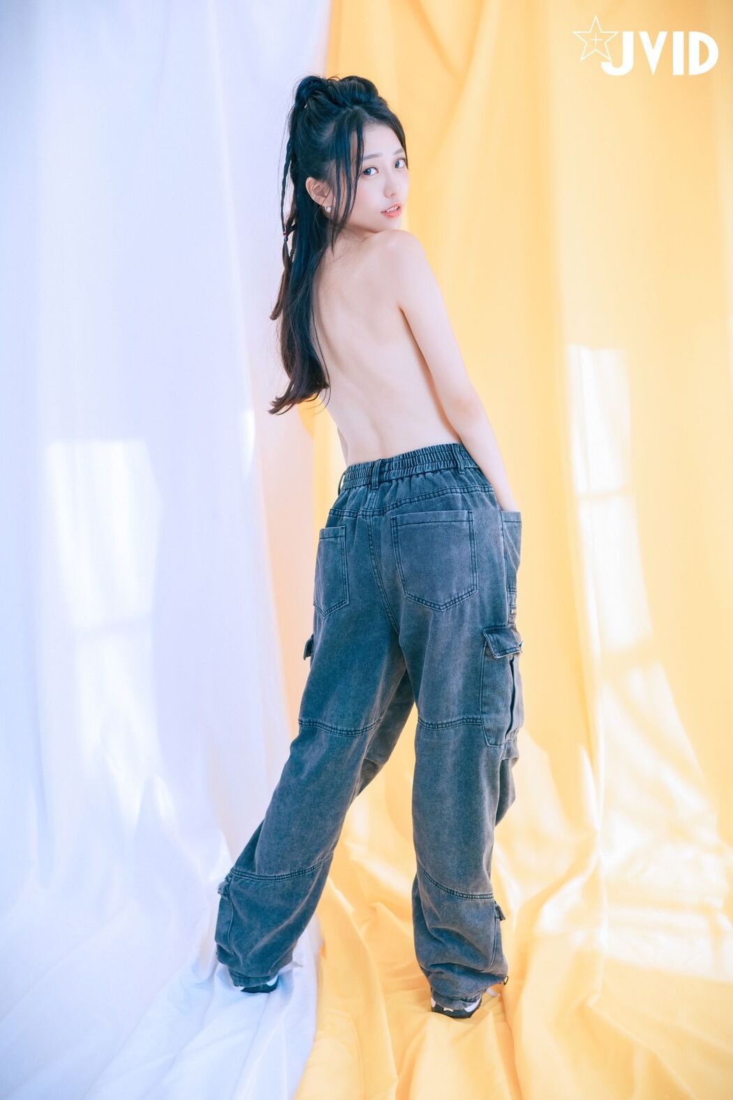JVID Yan Yan 妍妍 Angel &#8211; 網拍模特兒の淺規則－妍妍 遭射淫師脅迫脫衣強拍裸照 配合度太高反而引起射淫師邪念 Part01 (62P &#8211; 1V)
