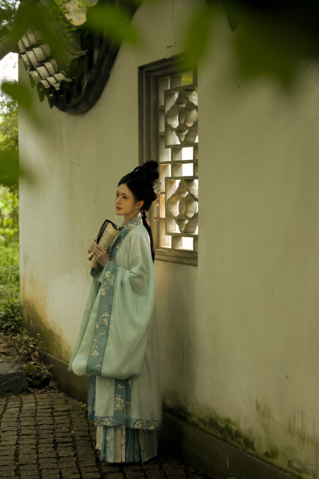 YiTuYu艺图语 Vol.7551 Yu Qing