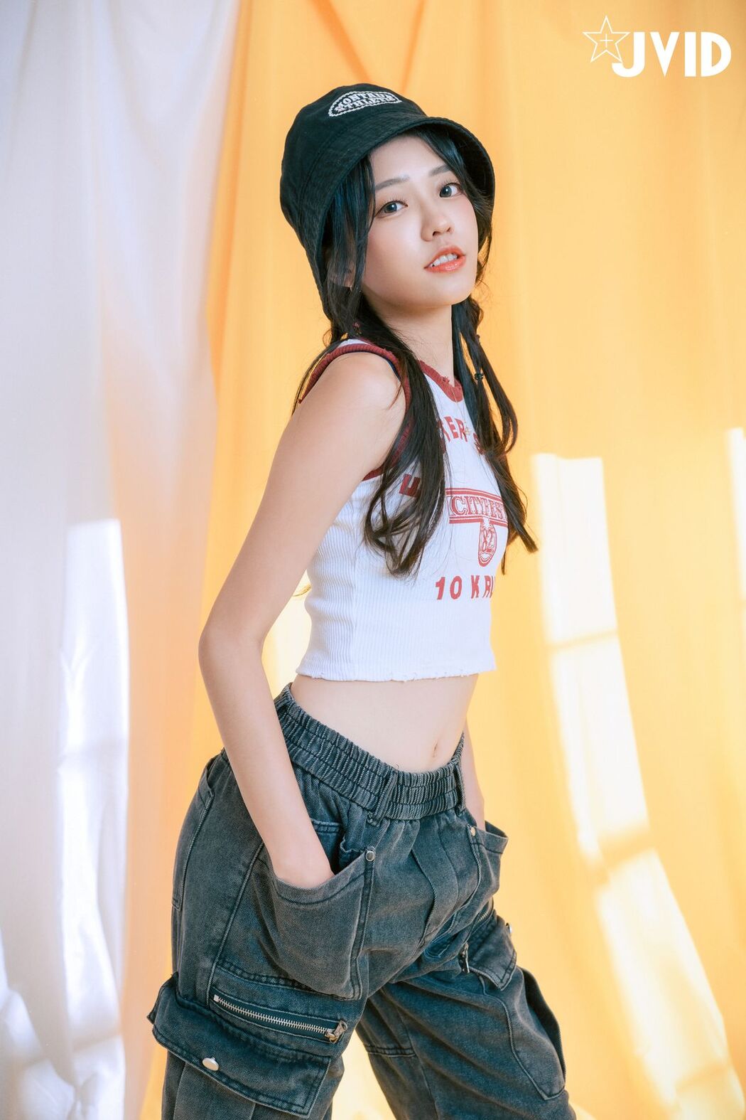 JVID Yan Yan 妍妍 Angel &#8211; 網拍模特兒の淺規則－妍妍 遭射淫師脅迫脫衣強拍裸照 配合度太高反而引起射淫師邪念 Part01 (62P &#8211; 1V)