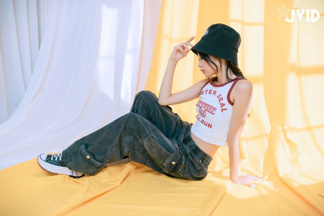 JVID Yan Yan 妍妍 Angel &#8211; 網拍模特兒の淺規則－妍妍 遭射淫師脅迫脫衣強拍裸照 配合度太高反而引起射淫師邪念 Part01 (62P &#8211; 1V)