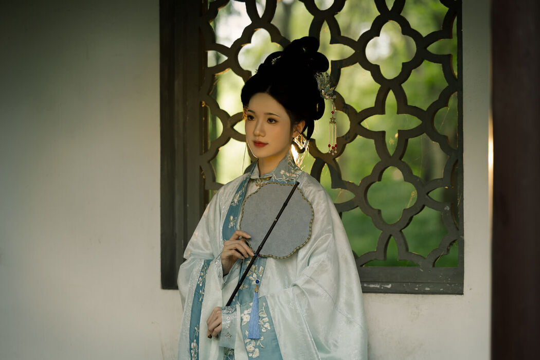 YiTuYu艺图语 Vol.7551 Yu Qing
