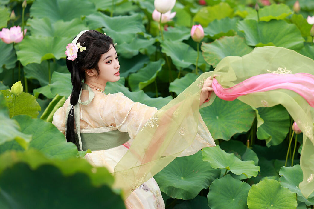 YiTuYu艺图语 Vol.7542 Bu Ke Ai De He He Miao