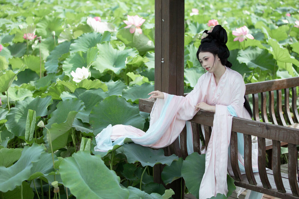 YiTuYu艺图语 Vol.7597 Jin Zou Ba
