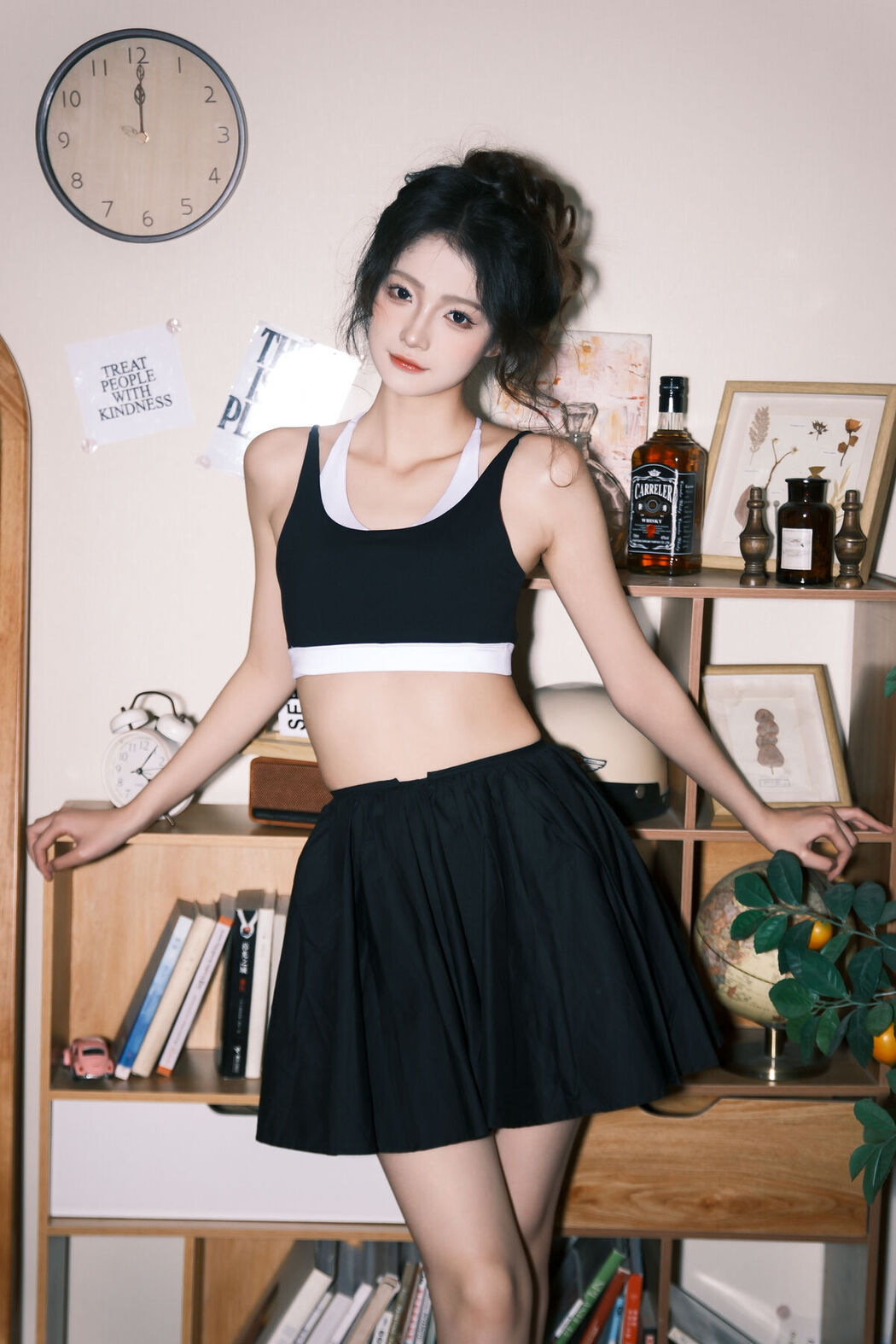 YiTuYu艺图语 Vol.7622 Xiao Dai Tong Xue