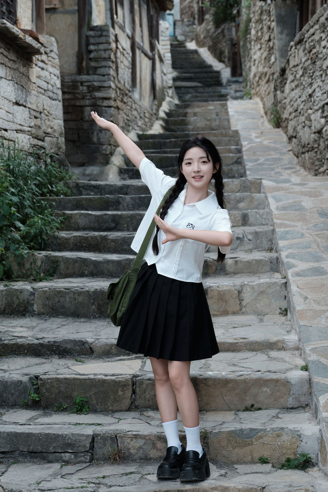 YiTuYu艺图语 Vol.7563 Min Zui Xiao Mo Xuan