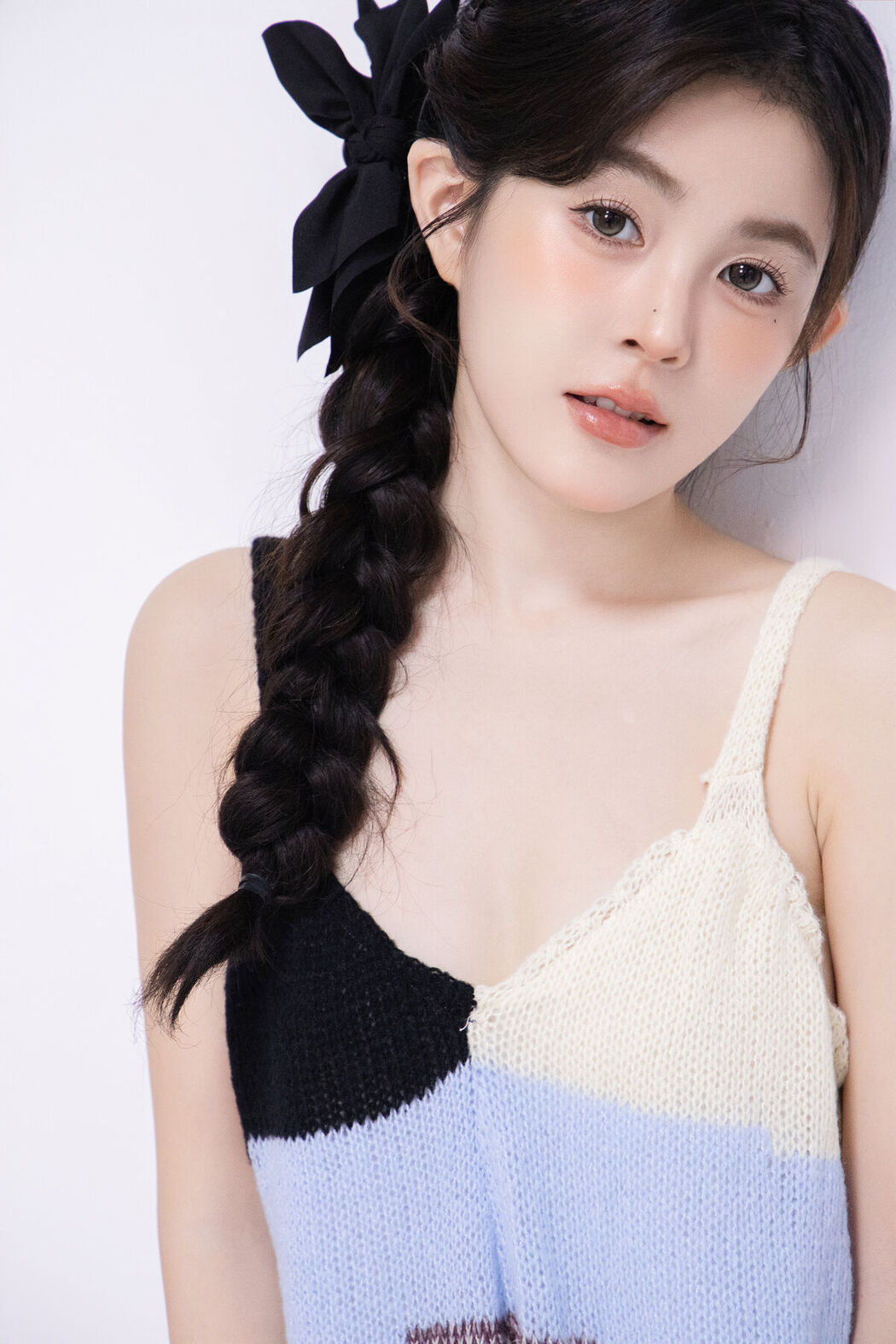 YiTuYu艺图语 Vol.7627 Luo Xin Xin