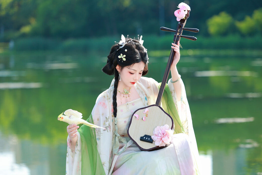 YiTuYu艺图语 Vol.7579 Yu Xiao Li Lili