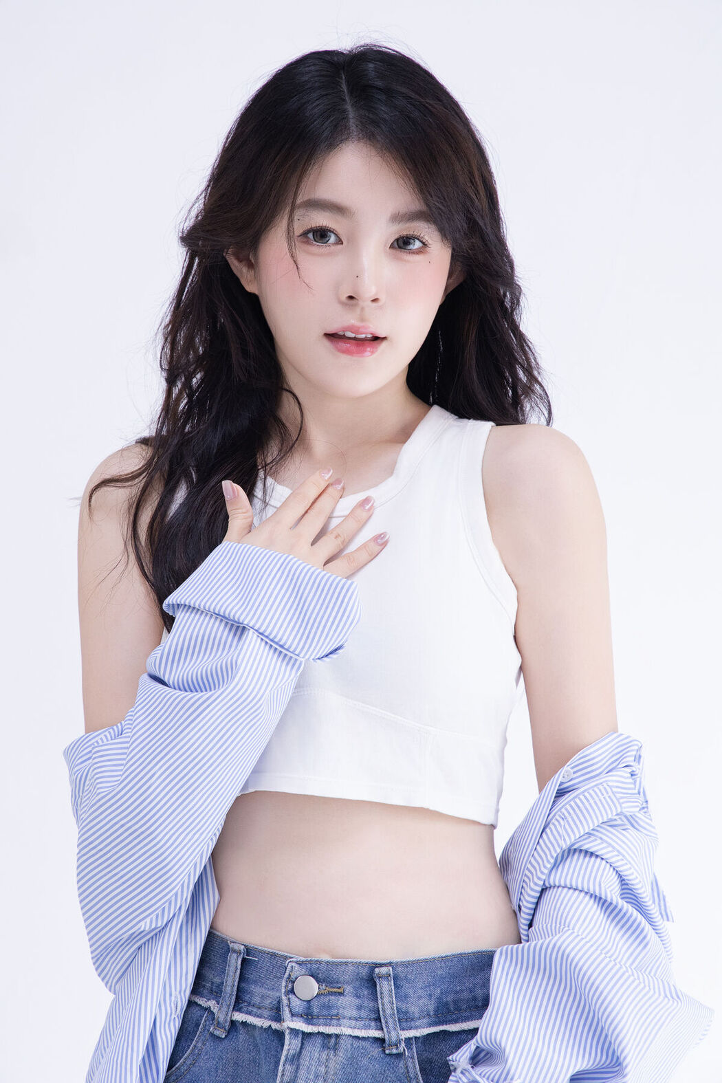 YiTuYu艺图语 Vol.7596 Luo Xin Xin