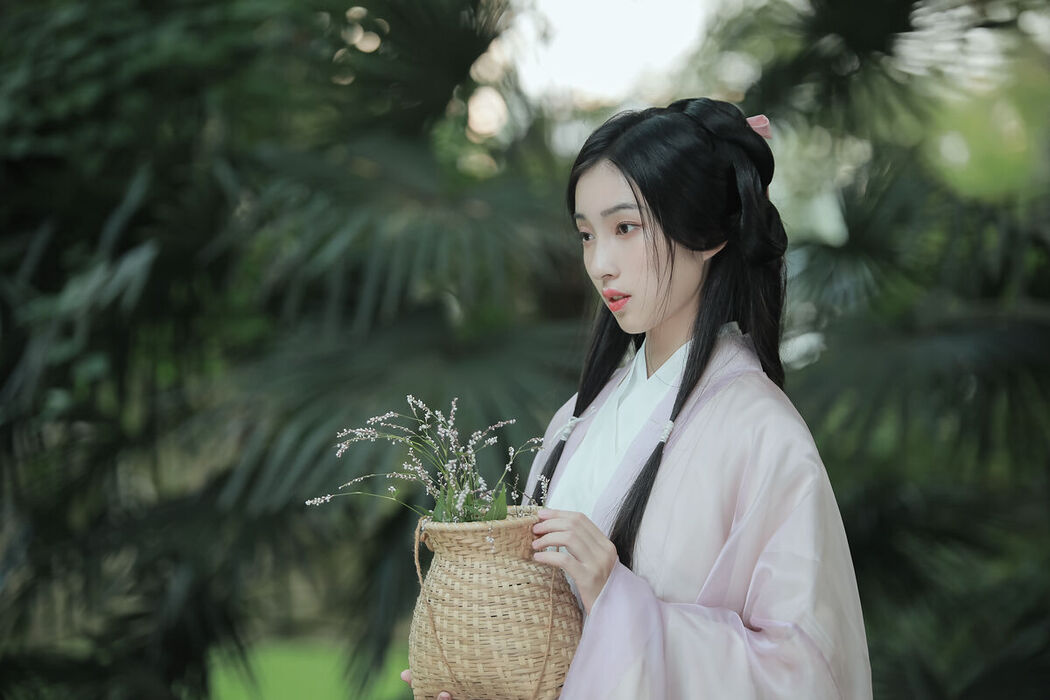 YiTuYu艺图语 Vol.7575 Tang Tang
