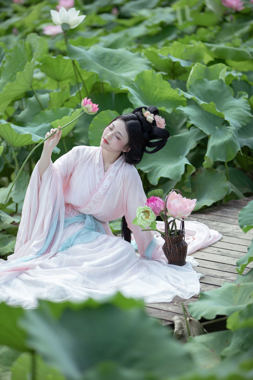 YiTuYu艺图语 Vol.7597 Jin Zou Ba