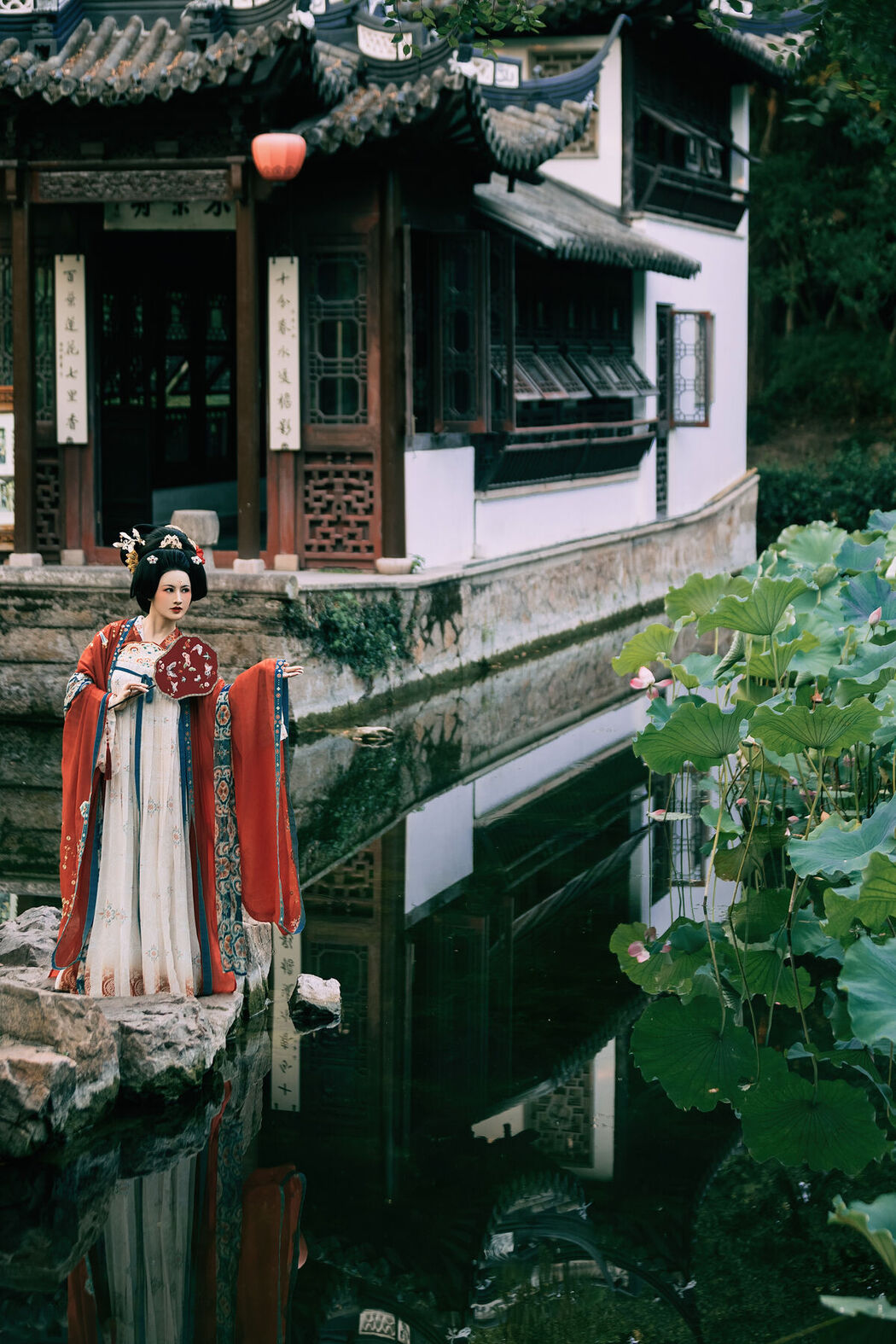 YiTuYu艺图语 Vol.7612 Shi Shi Kiki