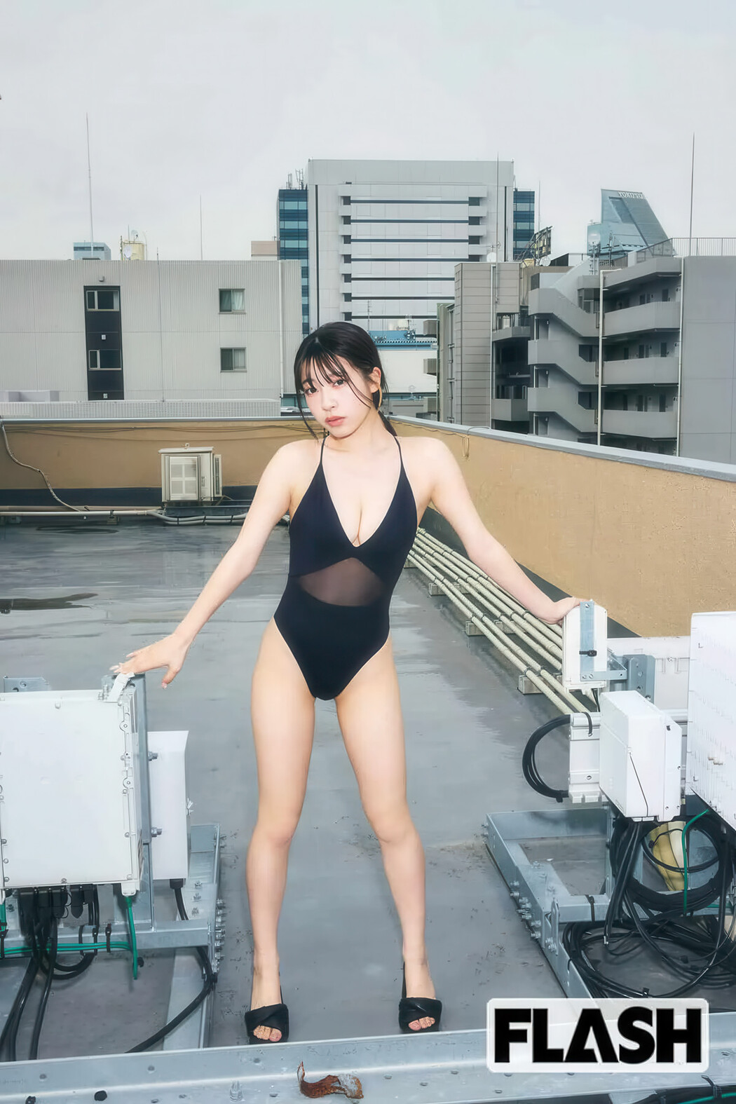 Suzu Sannomiya 三野宮鈴, Asami Kumakiri 熊切あさ美, FLASH 2025.06.24 (フラッシュ 2025年6月24日号)