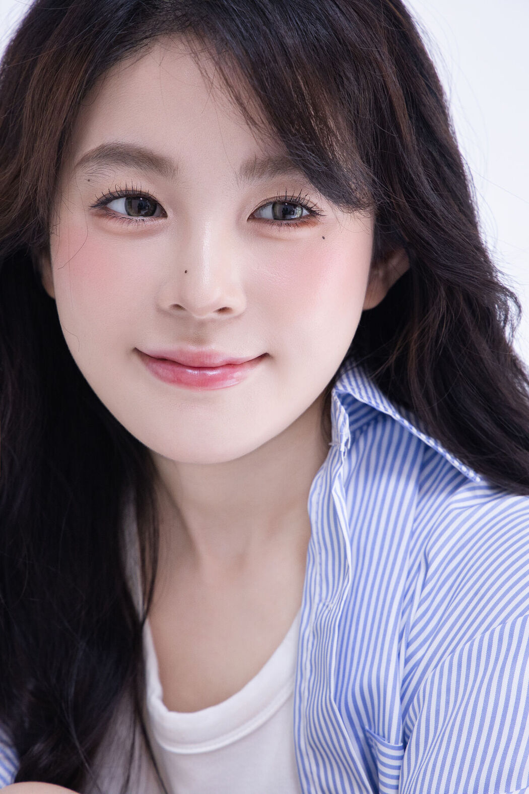 YiTuYu艺图语 Vol.7596 Luo Xin Xin