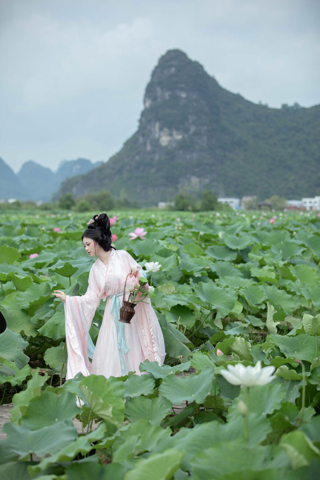 YiTuYu艺图语 Vol.7597 Jin Zou Ba