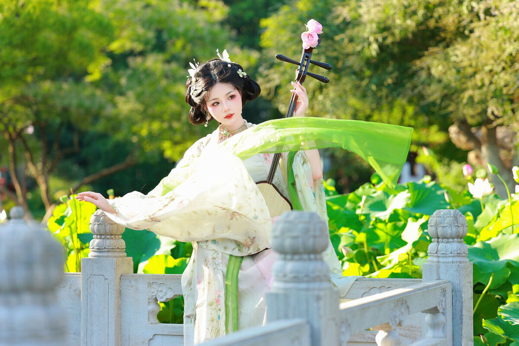 YiTuYu艺图语 Vol.7579 Yu Xiao Li Lili