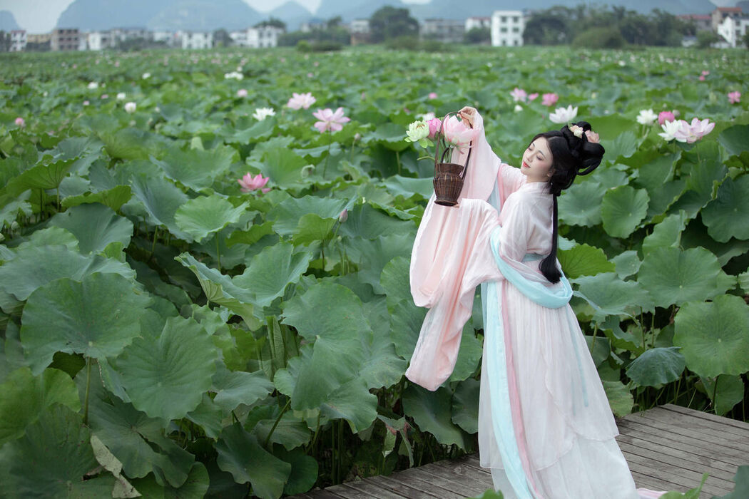 YiTuYu艺图语 Vol.7597 Jin Zou Ba