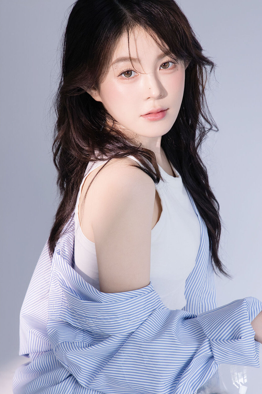 YiTuYu艺图语 Vol.7596 Luo Xin Xin Cover Photo