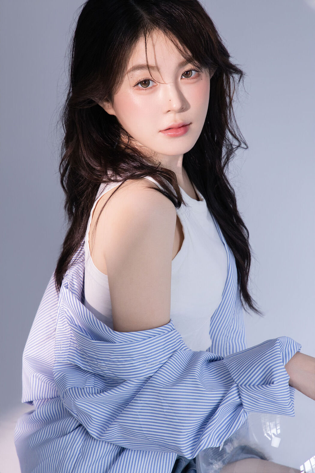 YiTuYu艺图语 Vol.7596 Luo Xin Xin
