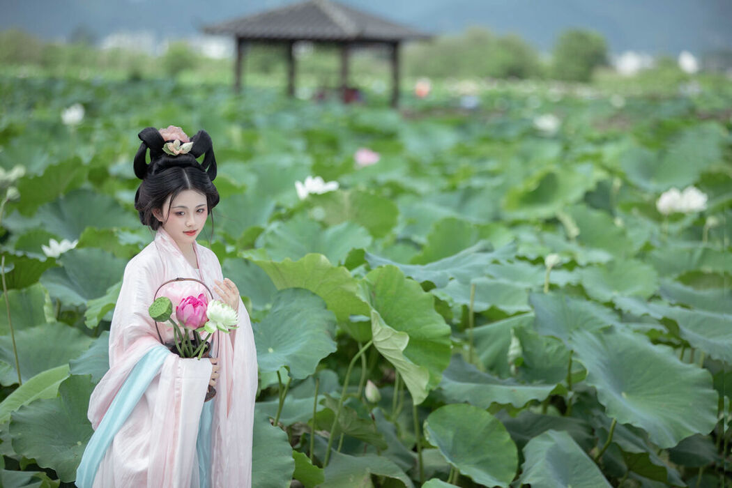 YiTuYu艺图语 Vol.7597 Jin Zou Ba