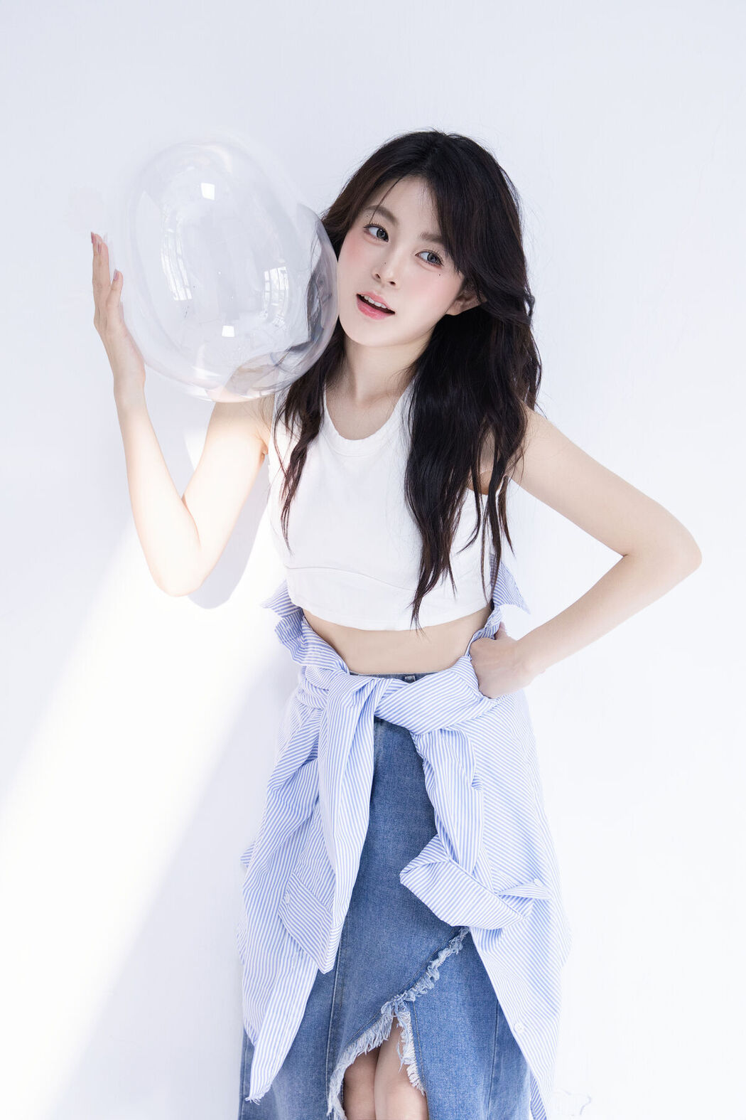 YiTuYu艺图语 Vol.7596 Luo Xin Xin