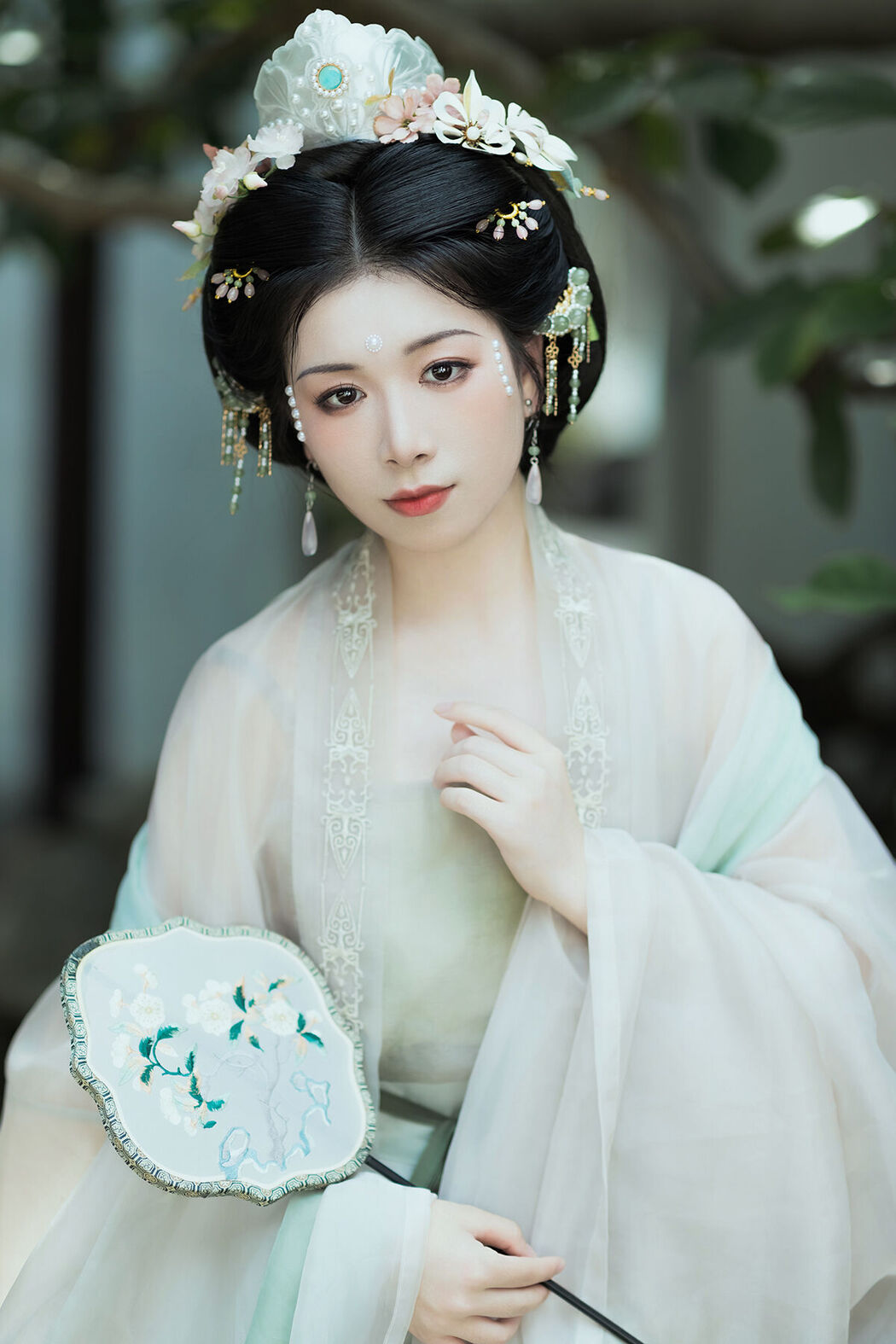 YiTuYu艺图语 Vol.7566 Zheng Du Cover Photo