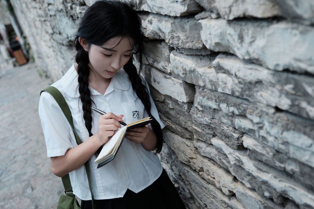YiTuYu艺图语 Vol.7563 Min Zui Xiao Mo Xuan