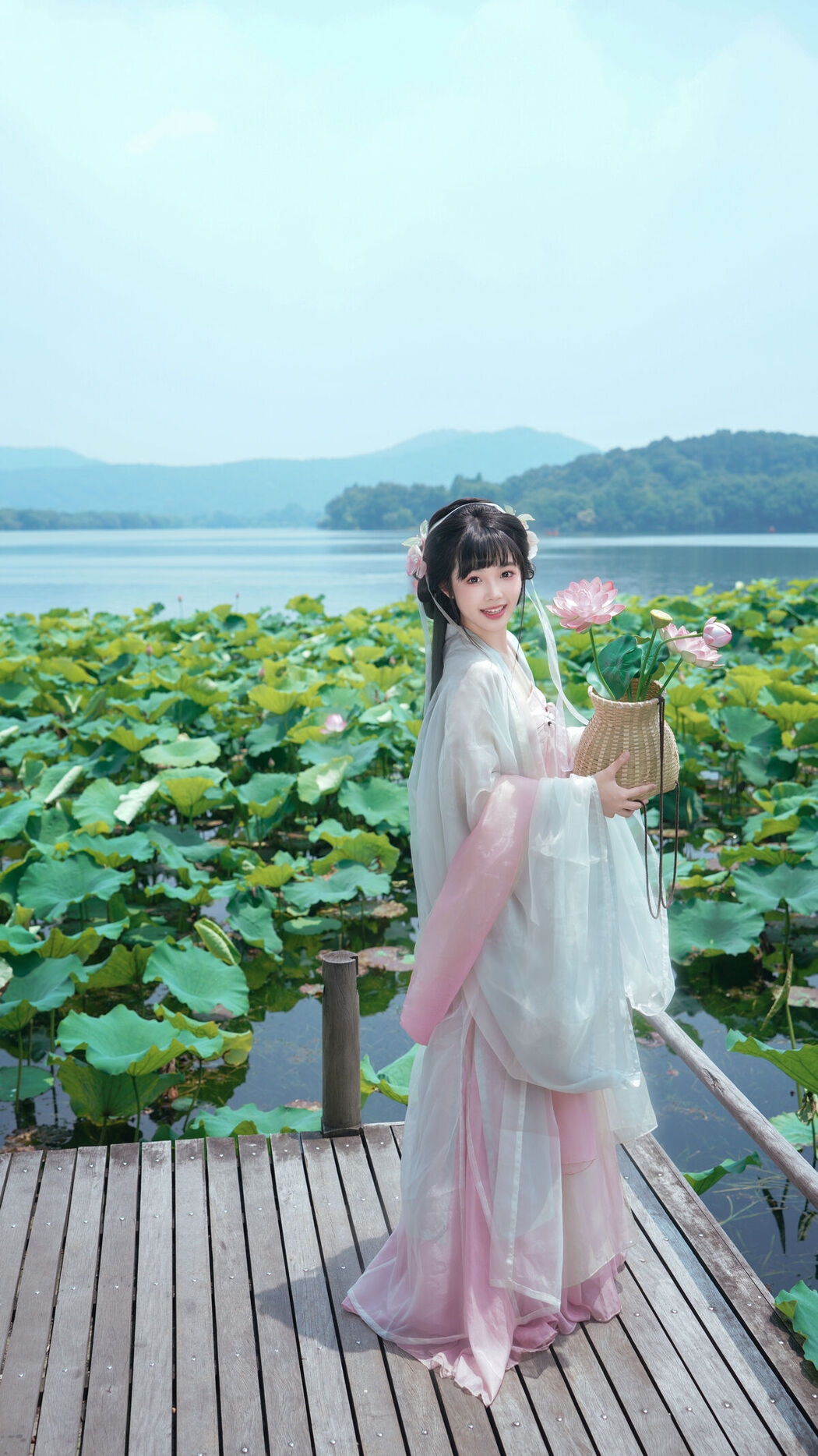 YiTuYu艺图语 Vol.7561 Yu Kimi