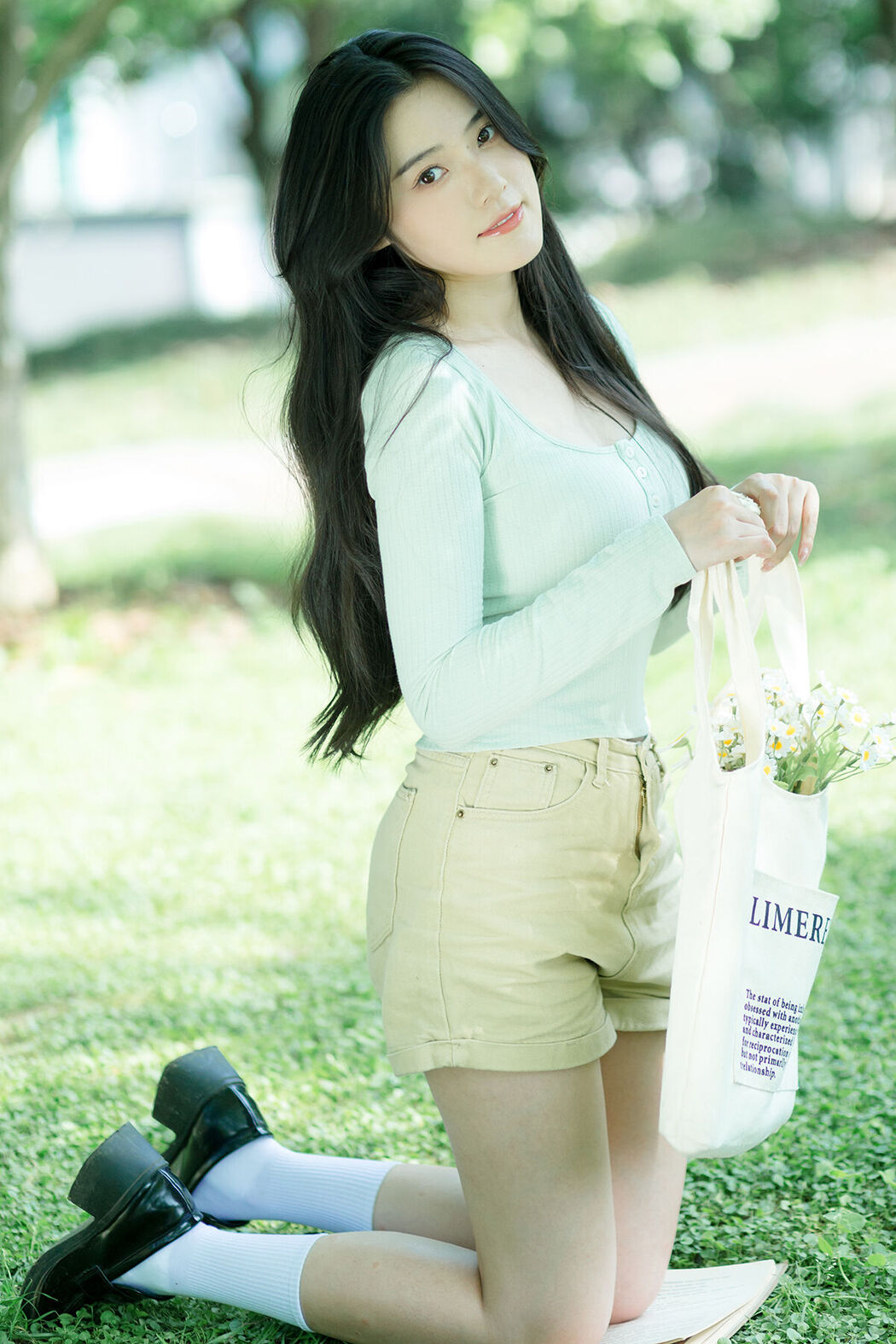 YiTuYu艺图语 Vol.7583 Jing Jing Jing Cover Photo