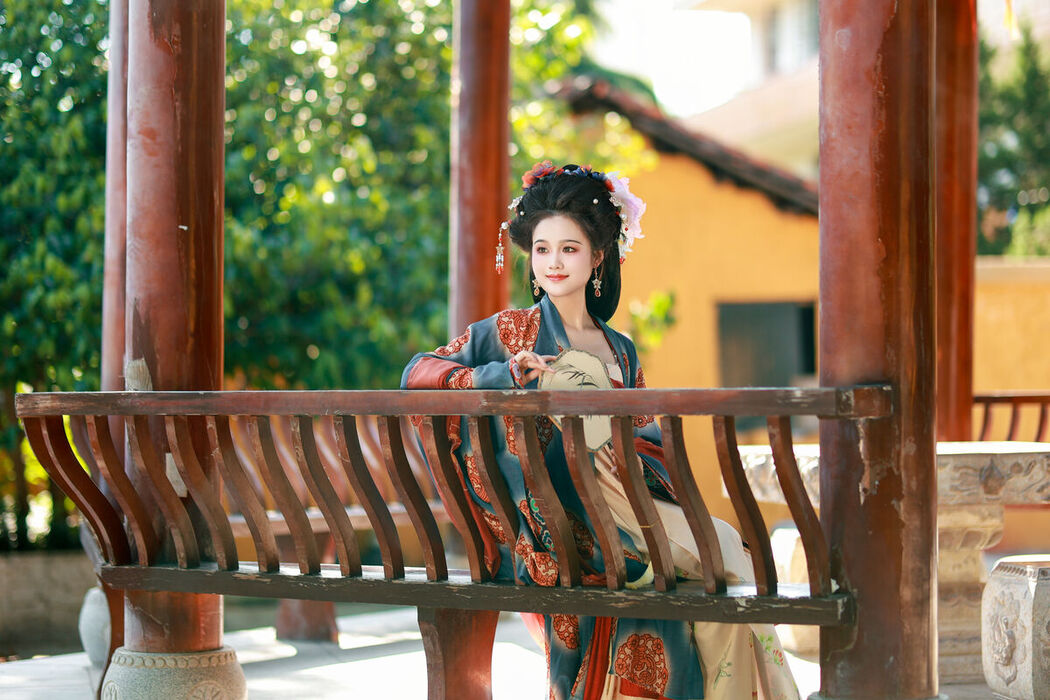 YiTuYu艺图语 Vol.7557 Shi Xiao Ran Ya