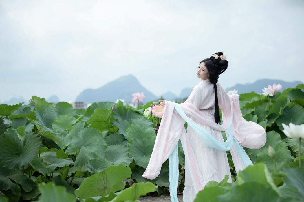 YiTuYu艺图语 Vol.7597 Jin Zou Ba