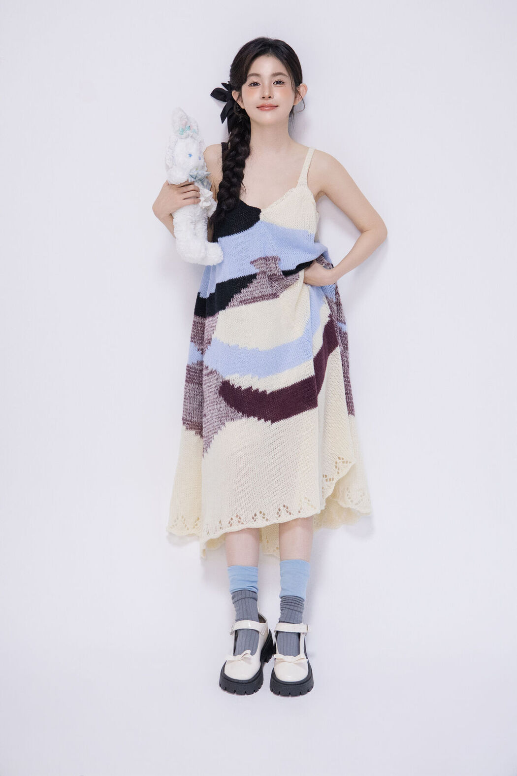 YiTuYu艺图语 Vol.7627 Luo Xin Xin