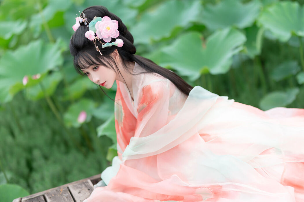 YiTuYu艺图语 Vol.7685 Qi Luo Sheng De Xiao Su Su